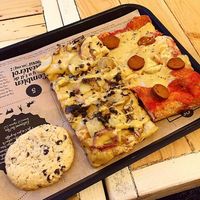 ❣️ at Hank Vegan Pizza in Paris