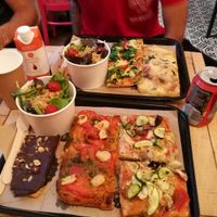 Grand menu at Hank Vegan Pizza in Paris