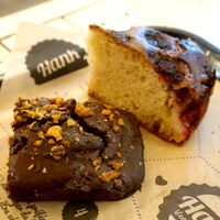 Brownie & Lemon/Raspberry cake at Hank Vegan Pizza in Paris