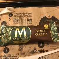 Ice cream at Hank Vegan Pizza in Paris