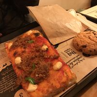 Beyond burger, bell pepper and sesame cream  at Hank Vegan Pizza in Paris