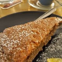 Vegan carrot cake at Hokuspokus in Innsbruck