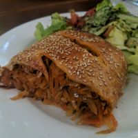 Vegan strudel at Hokuspokus in Innsbruck