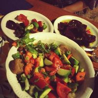 Greichischer Bauernsalat und Rote Beete. at Milos Taverna in Crete