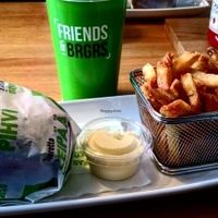 vegan meal with vegan aioli at Friends & Brgrs in Helsinki