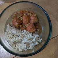 Albóndigas con arroz integral at Natu in Santander