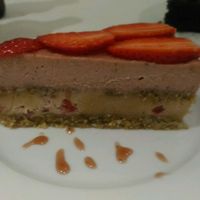 strawberry cashew cheesecake at Natu in Santander