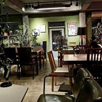 Interior of location - seating space at Slunch Factory - 슬런치 팩토리 in Seoul