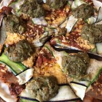 Avocado zucchini pizza at Slunch Factory - 슬런치 팩토리 in Seoul