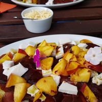 Rote Beete Carpaccio mit „Feta" at Elfengaststube in Viezen