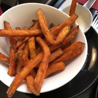 Süsskartoffel Pommes  at De Plaats in Bruges