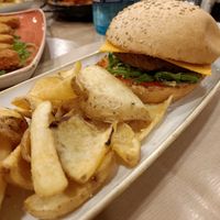 Hamburguesa vegana con pan at B-CREK Restaurant in Olot