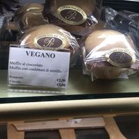 Vegan muffins  at Pasticceria Ponte delle Paste in Venice