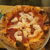 Pizza diavola at Origano Campo de' Fiori in Rome