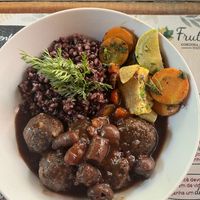 Almôndegas ao molho madeira   at Frutteto Cozinha Artesanal in Recife