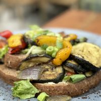 Gegrilde groenten op brood  at Tijsterman in Nieuwkoop