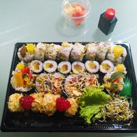 Take out 24pcs vegan adapted sushi.
On the meny vegetarian lacto ovo. at Hanto Sushi in Jastarnia