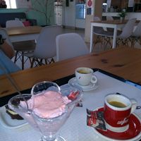 Mousse de frutos vermelhos at O Canteiro in Setubal