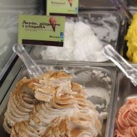 Rice, ginger, cinnamon vegan gelato at Manna Gelats in Barcelona