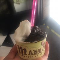 lemon and dark chocolate  at Manna Gelats in Barcelona