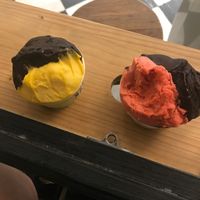 Mango/dark chocolate and strawberry/dark chocolate  at Manna Gelats in Barcelona