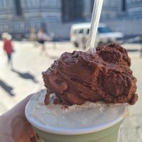 Cruncy peanut and dark chocolate at Edoardo - Piazza del Duomo in Florence
