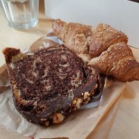 Marbré au chocolat and croissant at Cloud Cakes - Mandar in Paris