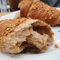 Croissant at Cloud Cakes - Mandar in Paris