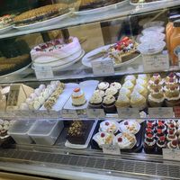 All looks delicious 🤤  at Cloud Cakes - Mandar in Paris