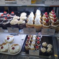 Cupcake at Cloud Cakes - Mandar in Paris