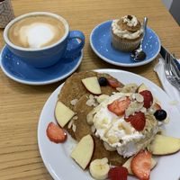 Latte, tiramisu cupcake and pancakes  at Cloud Cakes - Mandar in Paris