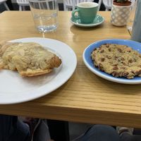 Almond croissant und pecan cookie  at Cloud Cakes - Mandar in Paris