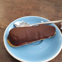 Vegan eclair, filled with chocolate mousse at Cloud Cakes - Mandar in Paris