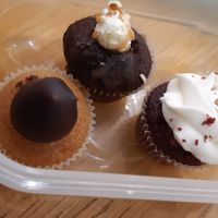 Mini cupcakes at Cloud Cakes - Mandar in Paris