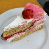 Victoria Sponge Cake at Cloud Cakes - Mandar in Paris