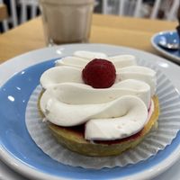 Tartlette and ice chai latte   at Cloud Cakes - Mandar in Paris