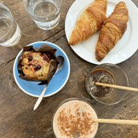Croissant, Muffin & Drinks  at Cloud Cakes - Mandar in Paris