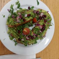 Perfect avocado toast at Cloud Cakes - Mandar in Paris