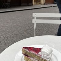 Torta lampone (gâteau de framboise)   at Cloud Cakes - Mandar in Paris