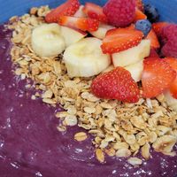 Acai bowl at Cloud Cakes - Mandar in Paris