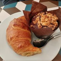 croissant and peanut butter chocolate muffin at Cloud Cakes - Mandar in Paris