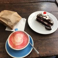 Beetroot latte and cake at Cloud Cakes - Mandar in Paris