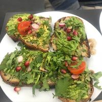 Avocado toast at Cloud Cakes - Mandar in Paris