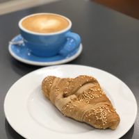 Croissant and latte at Cloud Cakes - Mandar in Paris