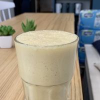 mango&banana smoothie at Cloud Cakes - Mandar in Paris