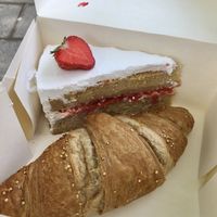 So good!!!! at Cloud Cakes - Mandar in Paris