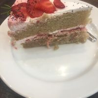 Victoria cake at Cloud Cakes - Mandar in Paris