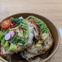 Avocado toast at Cloud Cakes - Mandar in Paris