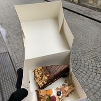 Cheesecake and Peanut Butter Chocolate Cake at Cloud Cakes - Mandar in Paris