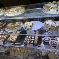 Cakes and cupcakes at Cloud Cakes - Mandar in Paris